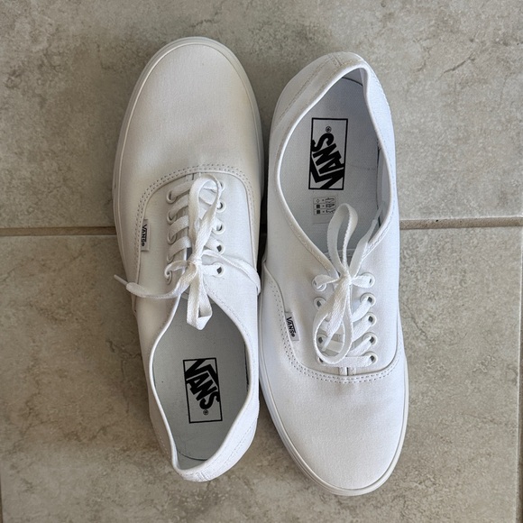 Vans Men's Classic White Sneakers - Picture 1 of 4
